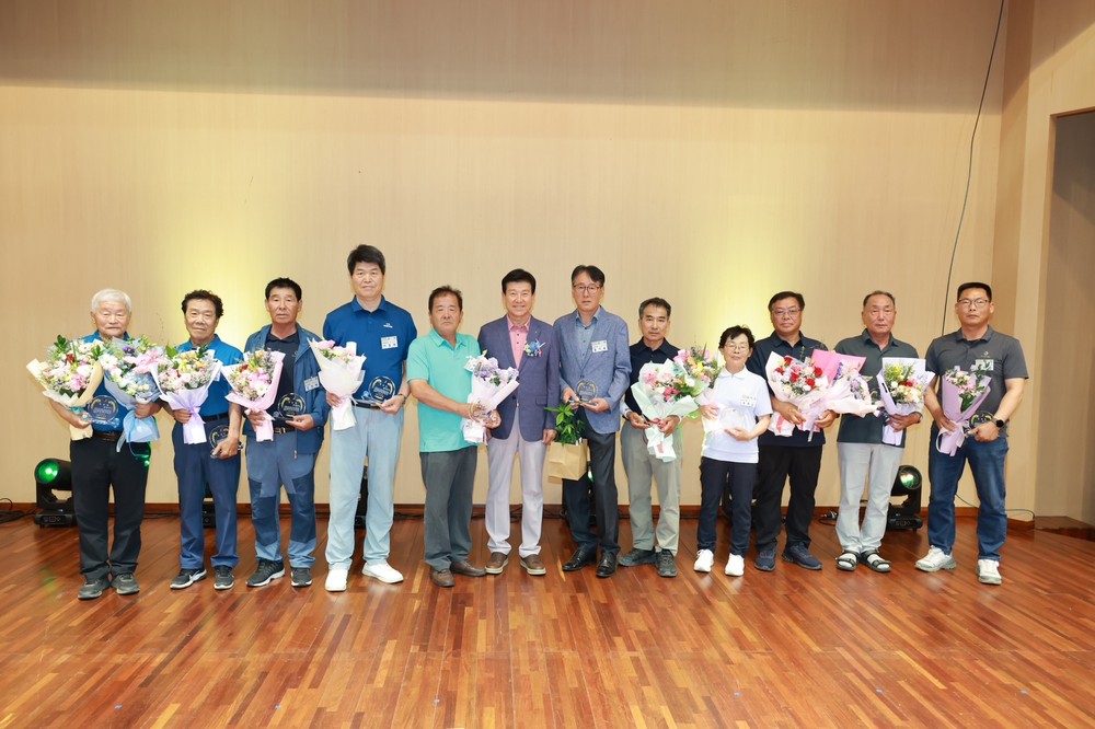 제14회 전국이·통장연합회 금산군지회 가족화합 체육대회 성황리에 열려
지역주민을 위한 이장 노고 격려 및 화합 다져