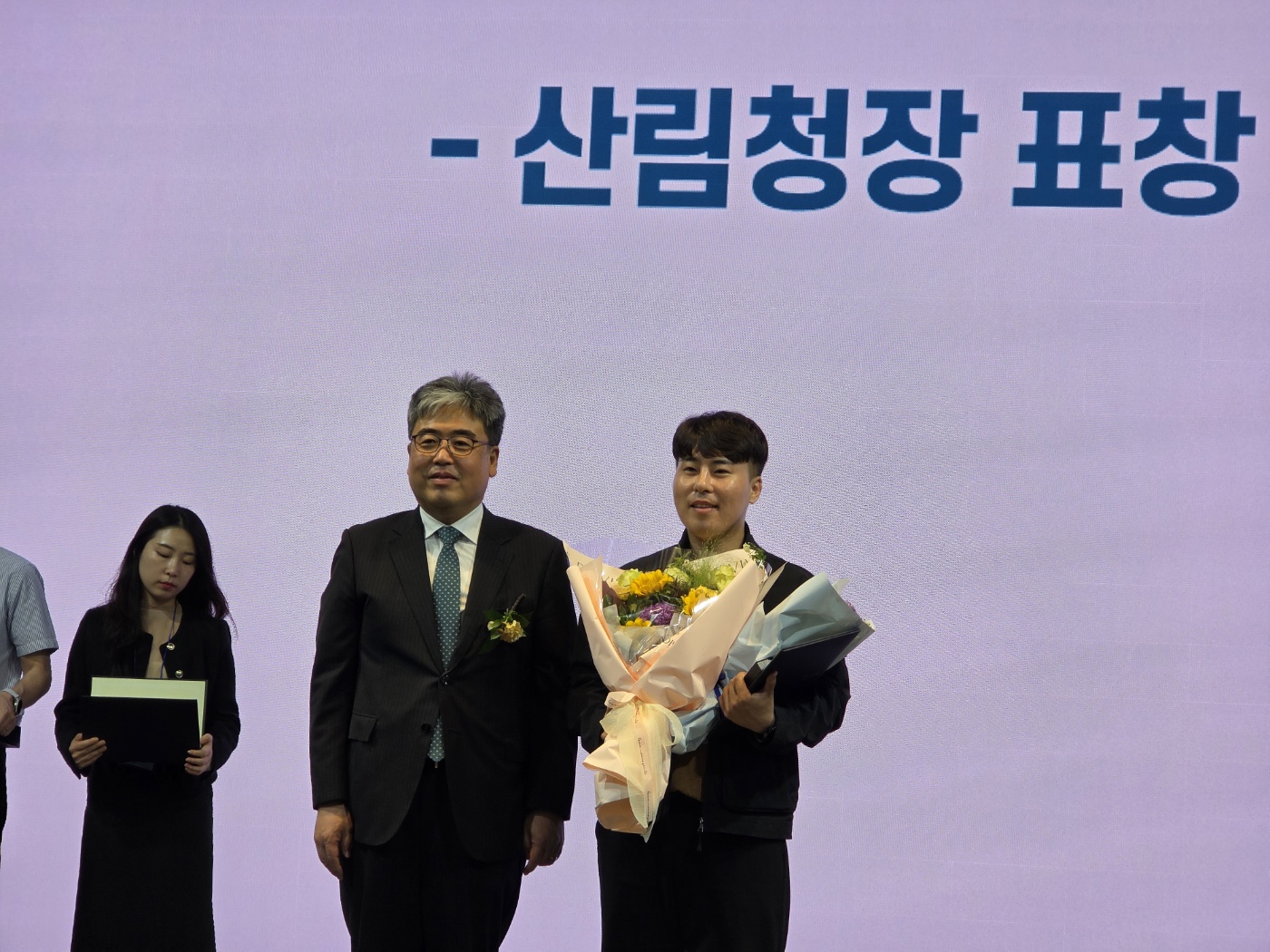군산시, 대규모 수종전환 방제로 예산 절감 · 산림 건강 두 마리 토끼 잡다