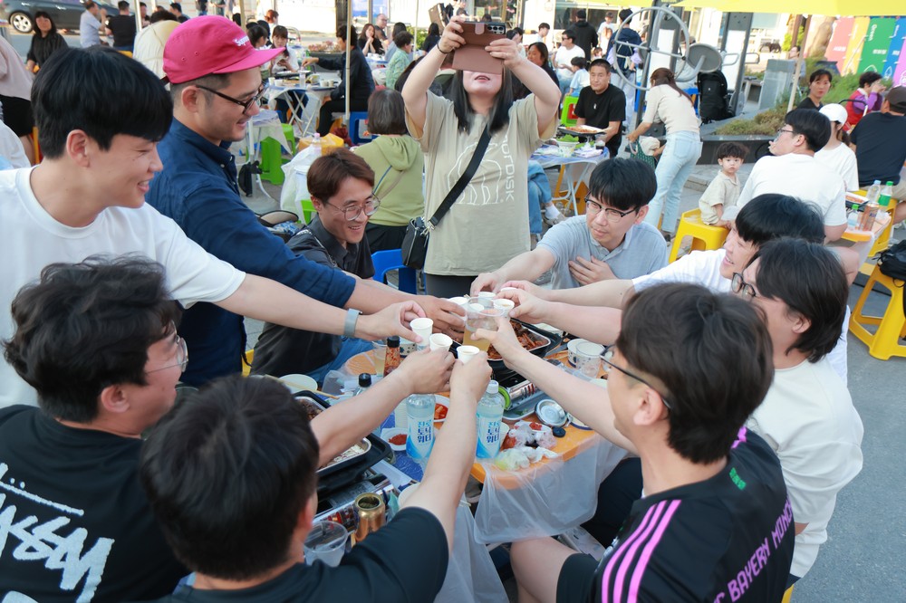 동해시 ‘놀토오삼 바란 시즌2’ 행사 폐막, 불꺼진 구도심 시장 광장에 1,000여명 다녀갔다