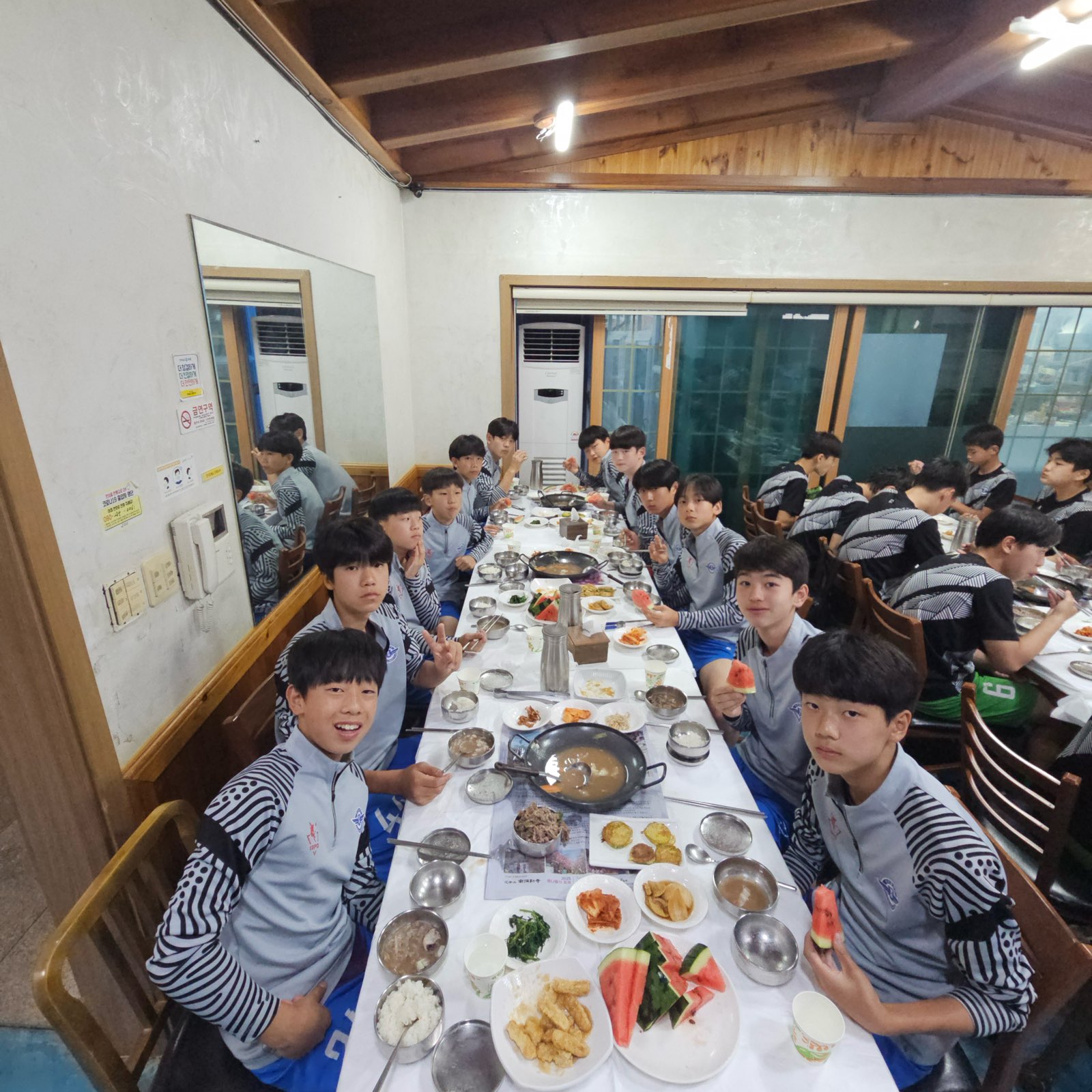 강진청자배 축구 페스티벌 성료...전국 중학교 1학년 축구인재 강진에 모이니 지역경제도 득점