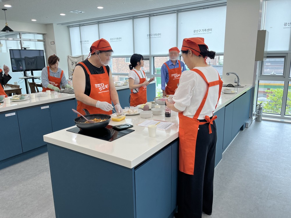 혼밥, 배달 대신 함께 요리 배워 건강한 한 끼