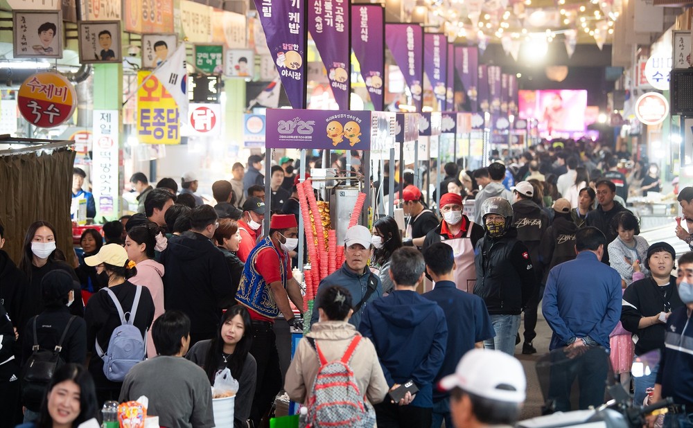 외지인도 반한 '낭만이 깊어가는 구미야시장', 20만 명 발길 이끌어