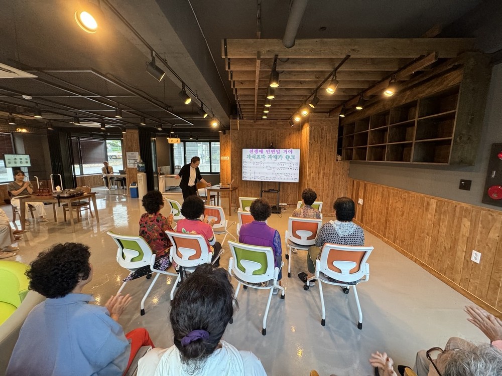 홍천군, 나들이 경로당 신나는 노래교실 특별 운영