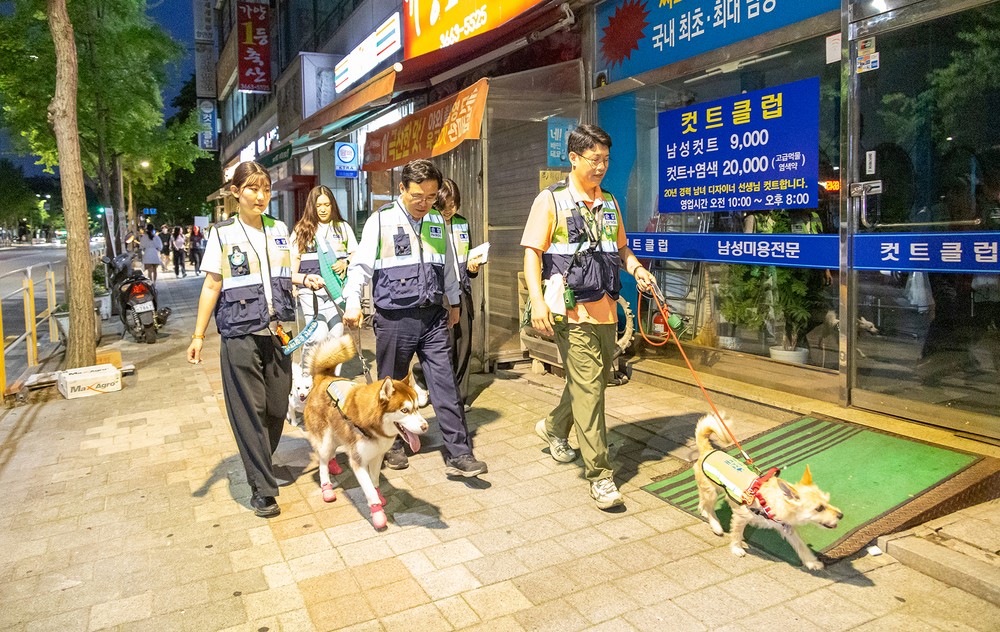 진교훈 강서구청장, 반려견 순찰대와 청소년 선도 합동순찰