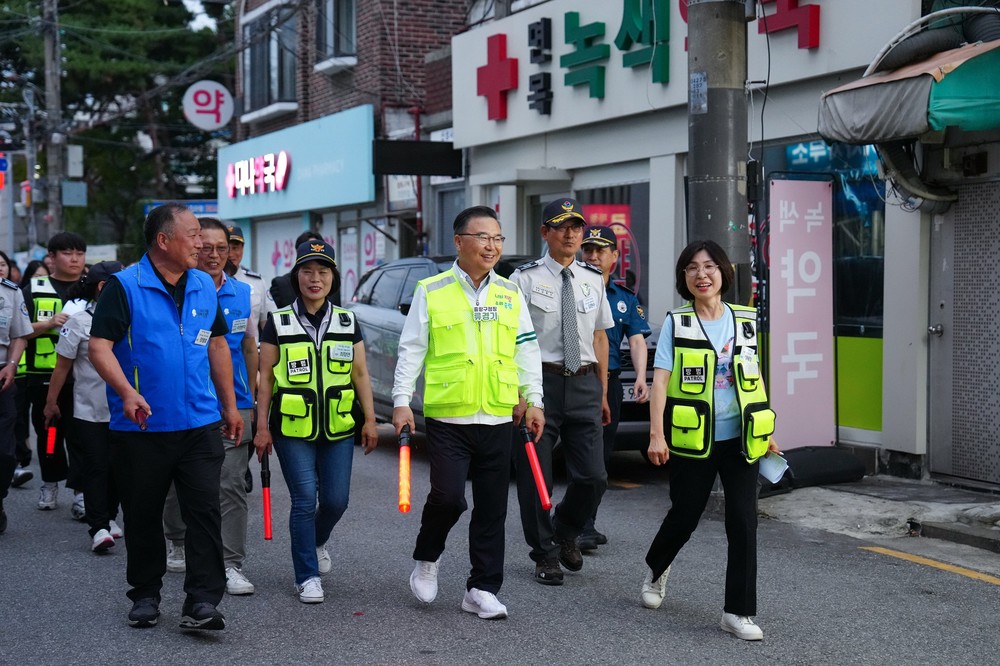 ‘어두운 밤, 든든한 발걸음’ 중랑구, 자율방범대와 함께 밤길 안전 책임진다!