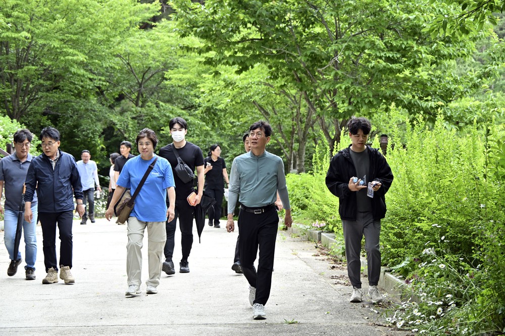 장수군, 국가생태관광지 ‘뜬봉샘과 수분마을’ 생태걷기 행사