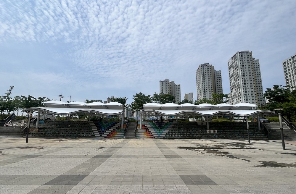 하남시, 미사호수공원 계단광장에 조형쉐이드 추가…쾌적한 쉼터 조성
