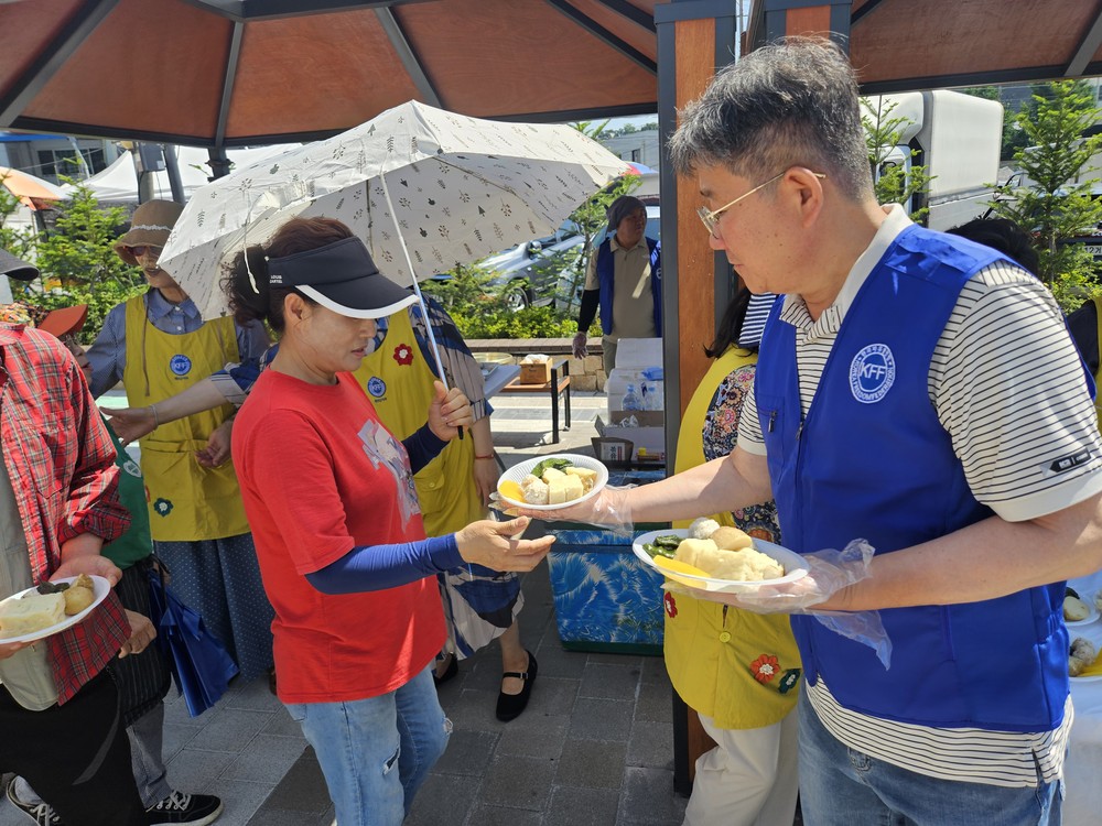 한국자유총연맹 괴산지회, 6.25전쟁 음식 재현 시식회 및 안보사진 전시회 개최