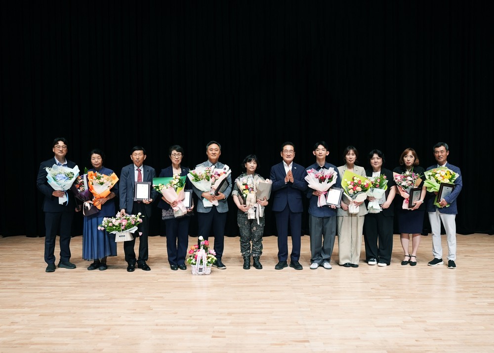 영천시, 2025년 2분기 표창 수여식 개최