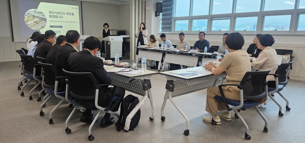캄보디아 초청연수단 경산시보건소 방문...보건정책 벤치마킹