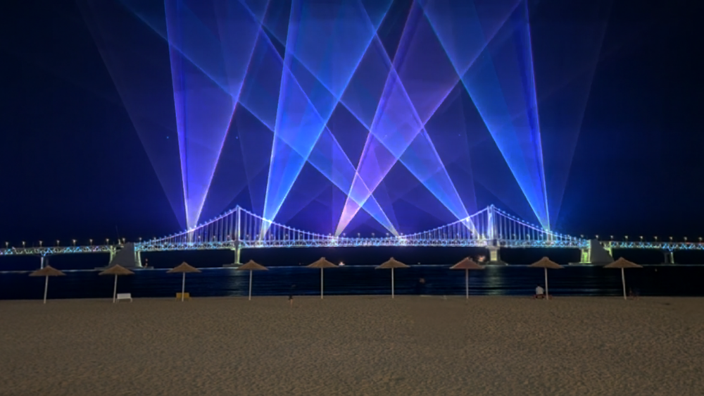 대한민국 최초! 광안리 M 드론 × 레이저쇼 개최