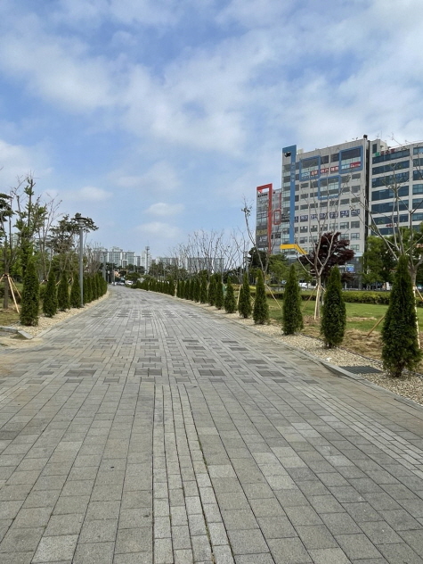 파주시, 운정호수공원 도입부 경관 정비 완료
