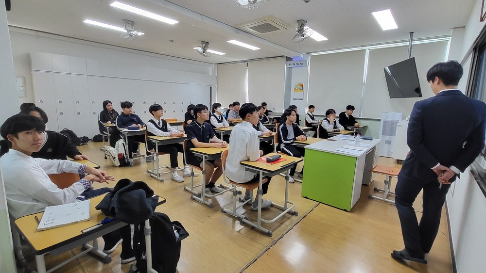 장흥군, ‘전국 최초’ 중·고등학생 학습장려금 지원
