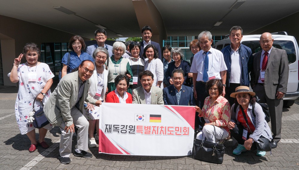 김진태 강원도지사, '강원 푸드&뷰티 독일 판촉전' 방문...기업 등 격려
