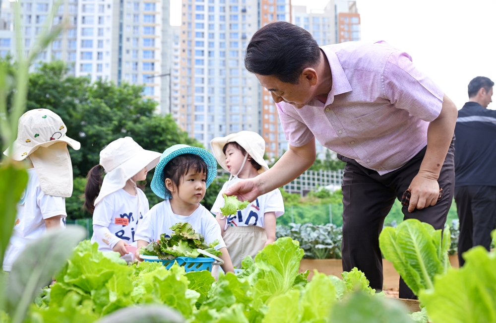 의정부시, ‘민락(民樂) 힐링 텃밭정원’…꽃과 텃밭이 어우러진 도심 속 쉼터로