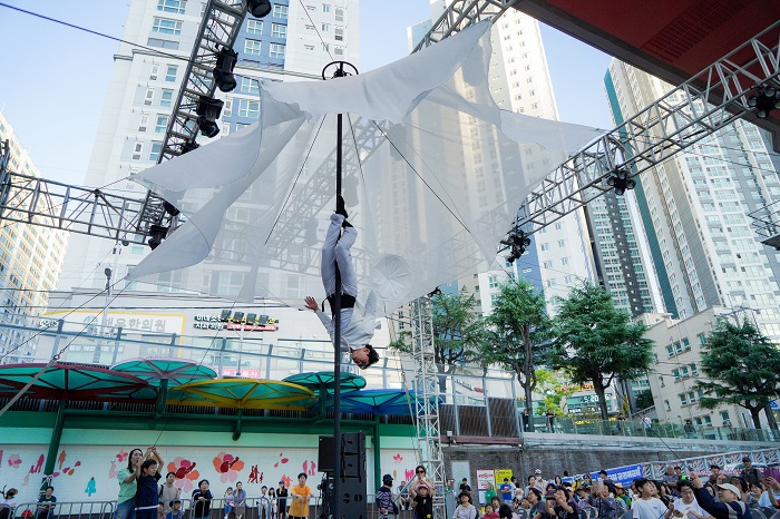 ‘2025 부산국제공연예술제’ 참가작 공개모집