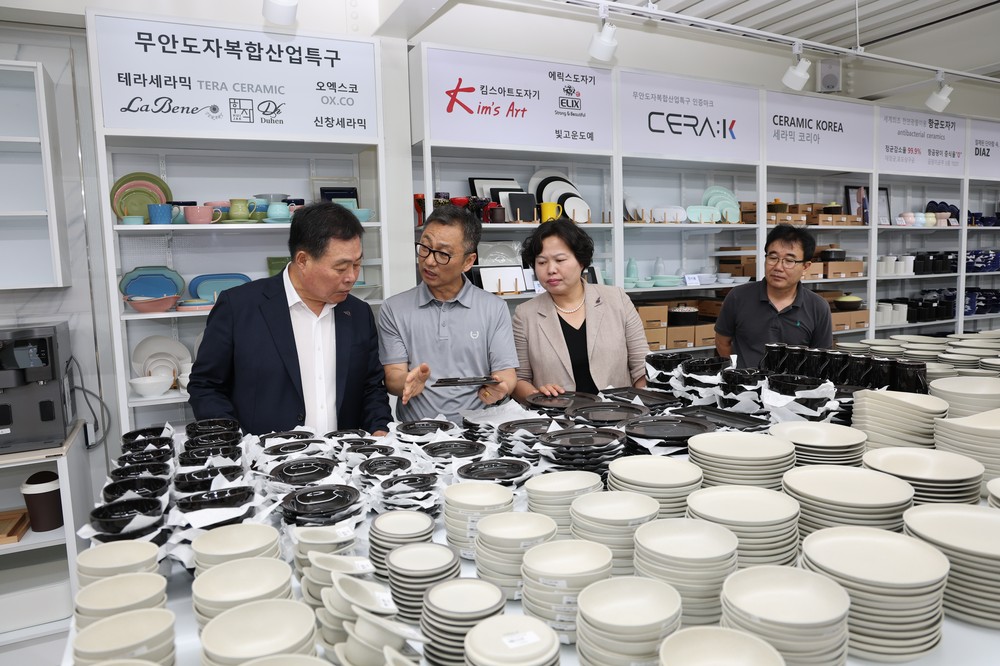 무안군, 네오세라믹 2공장 전시판매장 개장