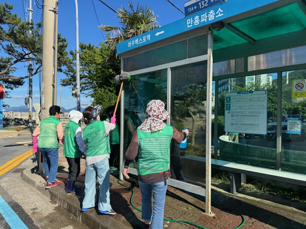 여수시 만덕동 새마을부녀회, 만성리해수욕장 정화활동 실시