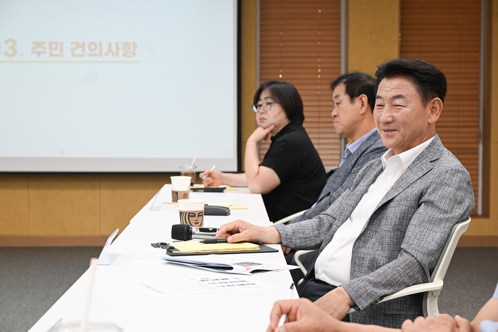 의정부시, 송산권역 현장 티타임 개최…기업지원센터서 시민과 소통
