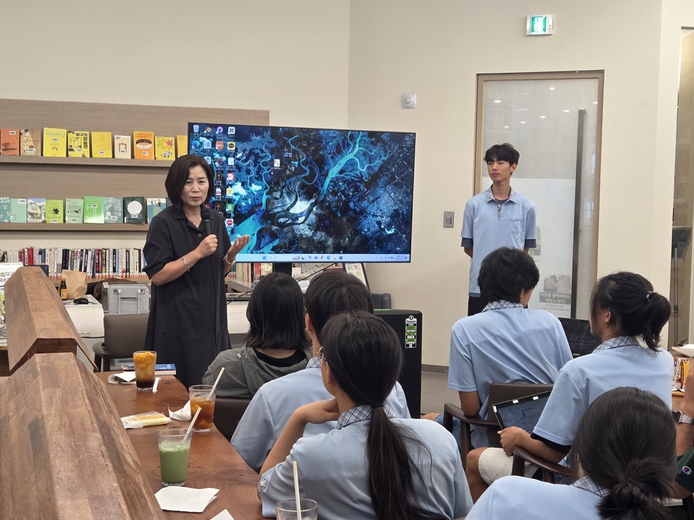 별무리학교 학생들의 열정으로 성사된 김선영 작가 초청 강연