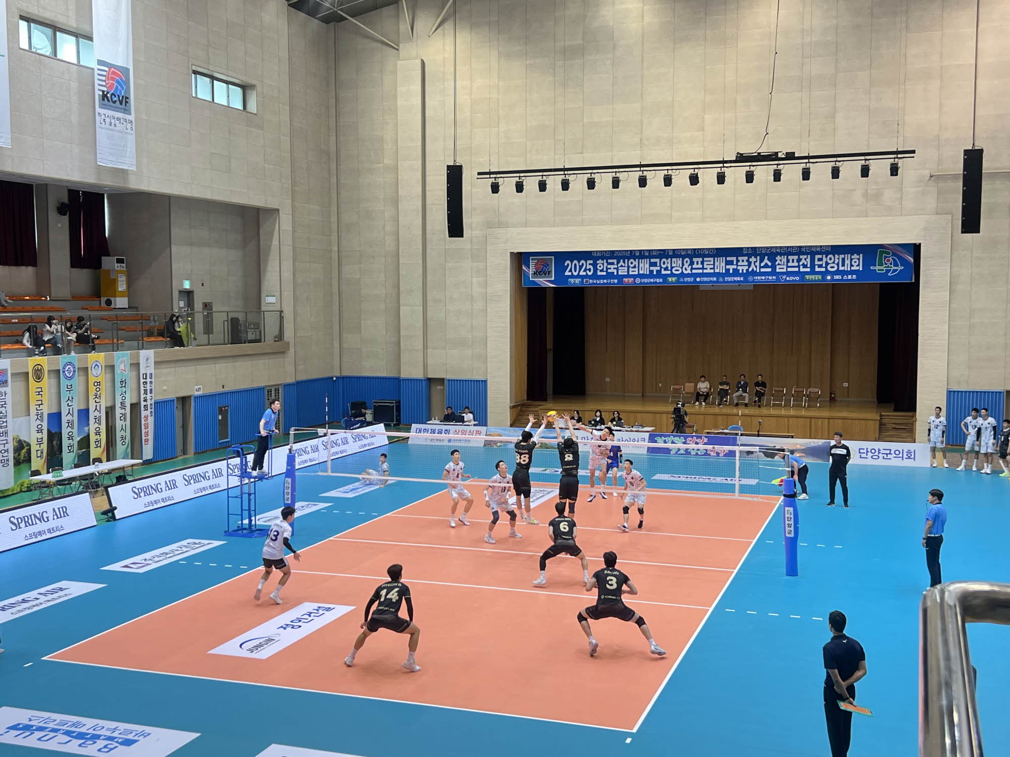 무더위도 날리는 스파이크! 단양, 7월 내내 ‘배구 열전’