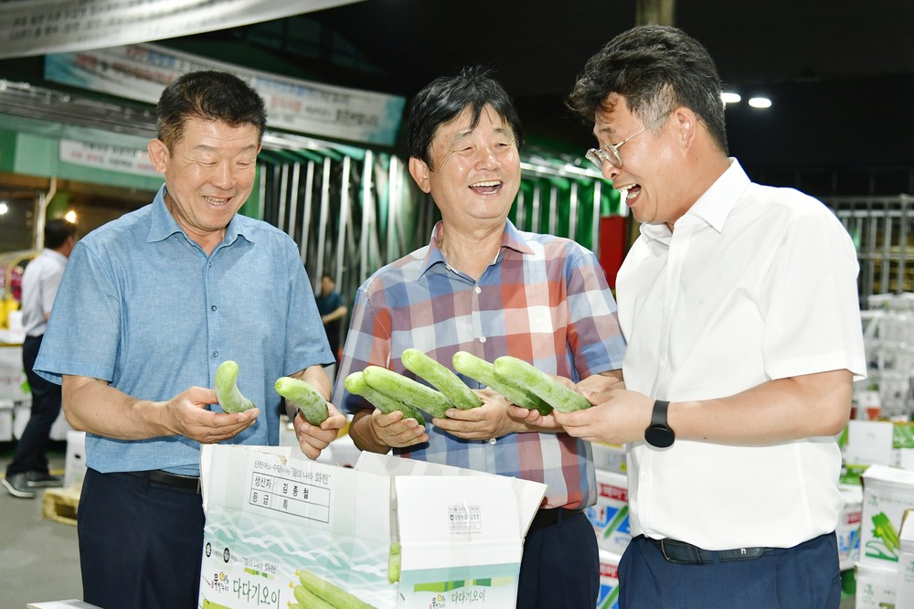 청정 화천산 농산물 판매전, 최문순 군수 가락동 세일즈