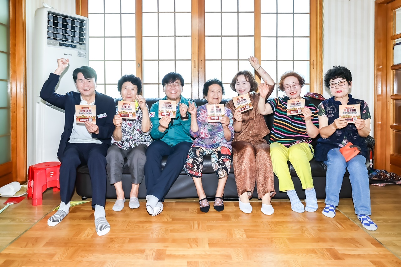 함안부군수, 폭염경보 발효 속 무더위쉼터 점검… 취약계층 보호에 총력