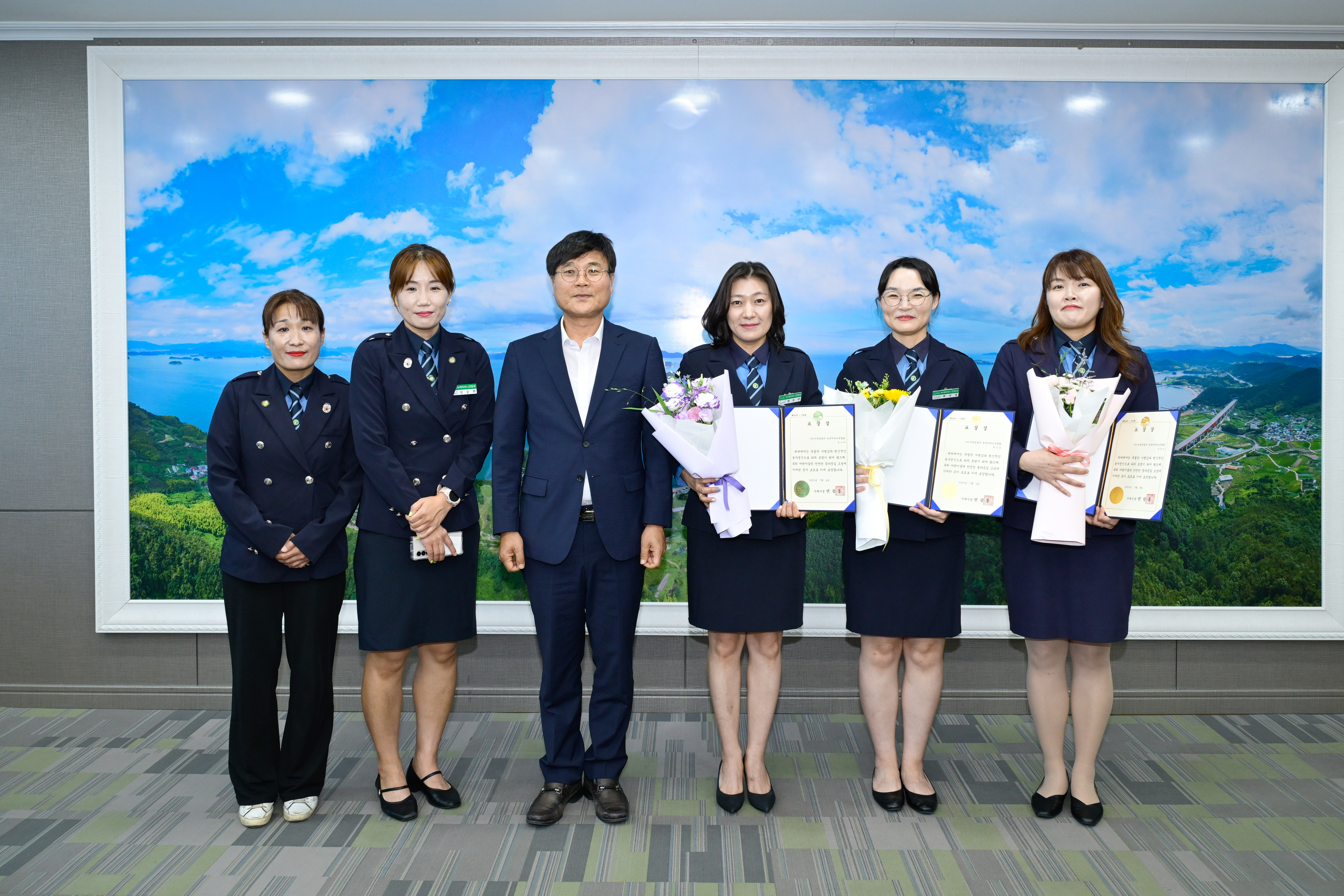 거제시, 등하굣길 안전한 스쿨존 조성 녹색어머니회 표창장 수여