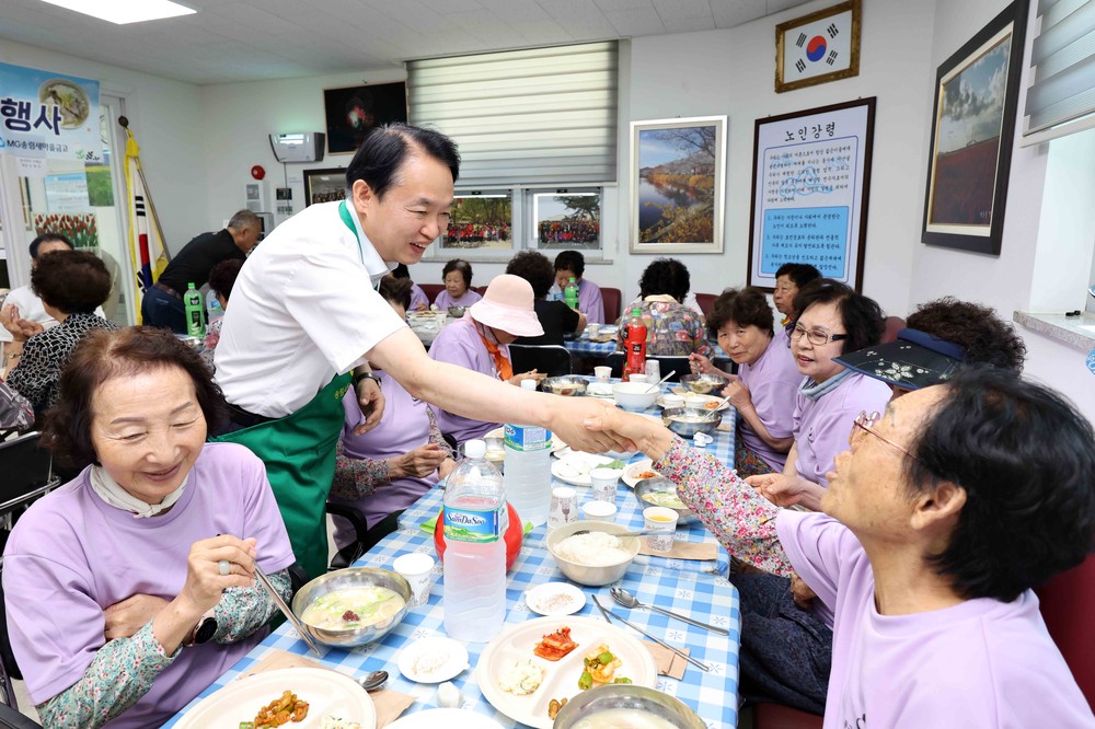 동구 송림4동 새마을부녀회, 초복 맞아 어르신 닭곰탕 대접 행사 열어
