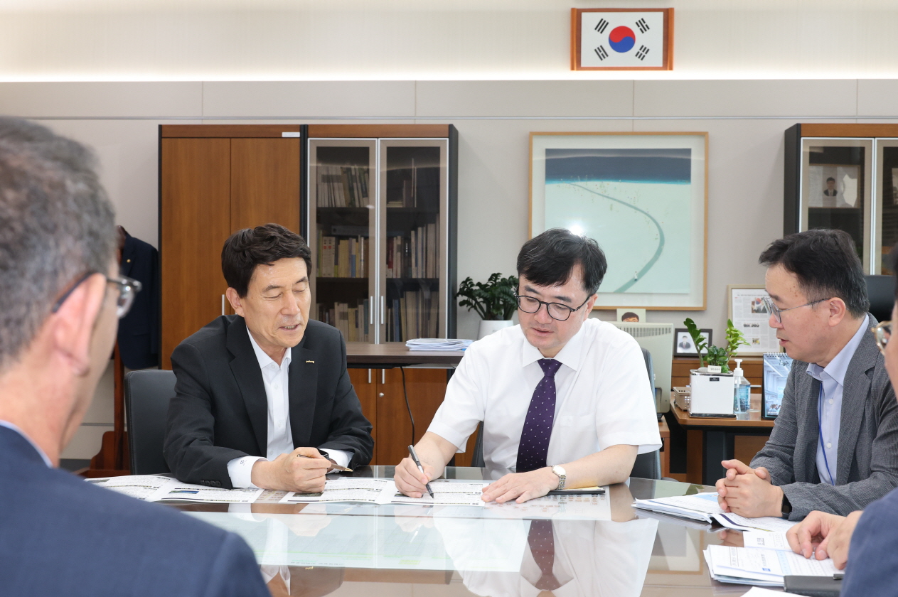 이강덕 시장, 기재부 방문 ‘임기 마지막까지’ 국비 확보 총력 대응
