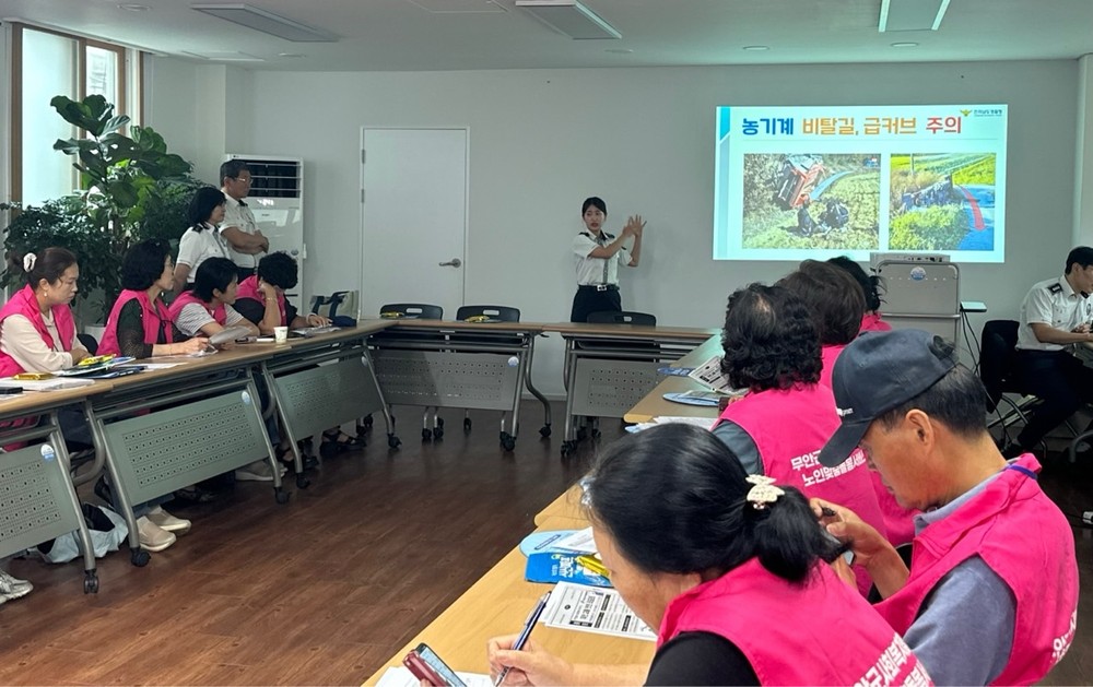 무안경찰, 생활지원사 80명 대상 고령자 교통사고 예방 교육 실시