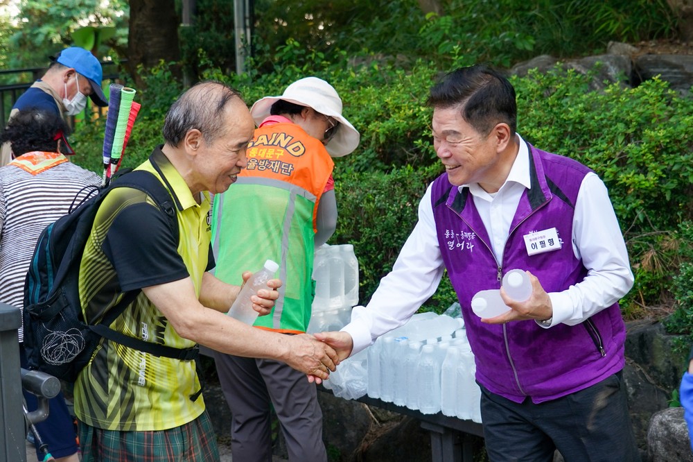 동대문구, ‘더위사냥 힐링냉장고’ 2주 앞당겨 운영 개시