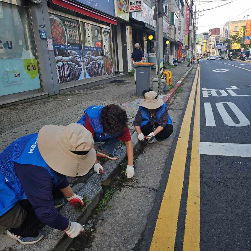 만수6동 가로수지킴이, 주요 도로변 예초 작업 실시