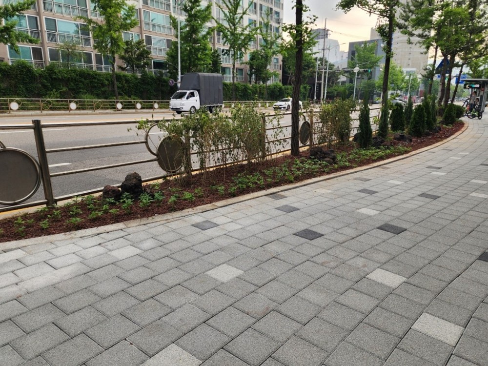 용인특례시 수지구, 동천동 완충녹지 산책로 정비 완료