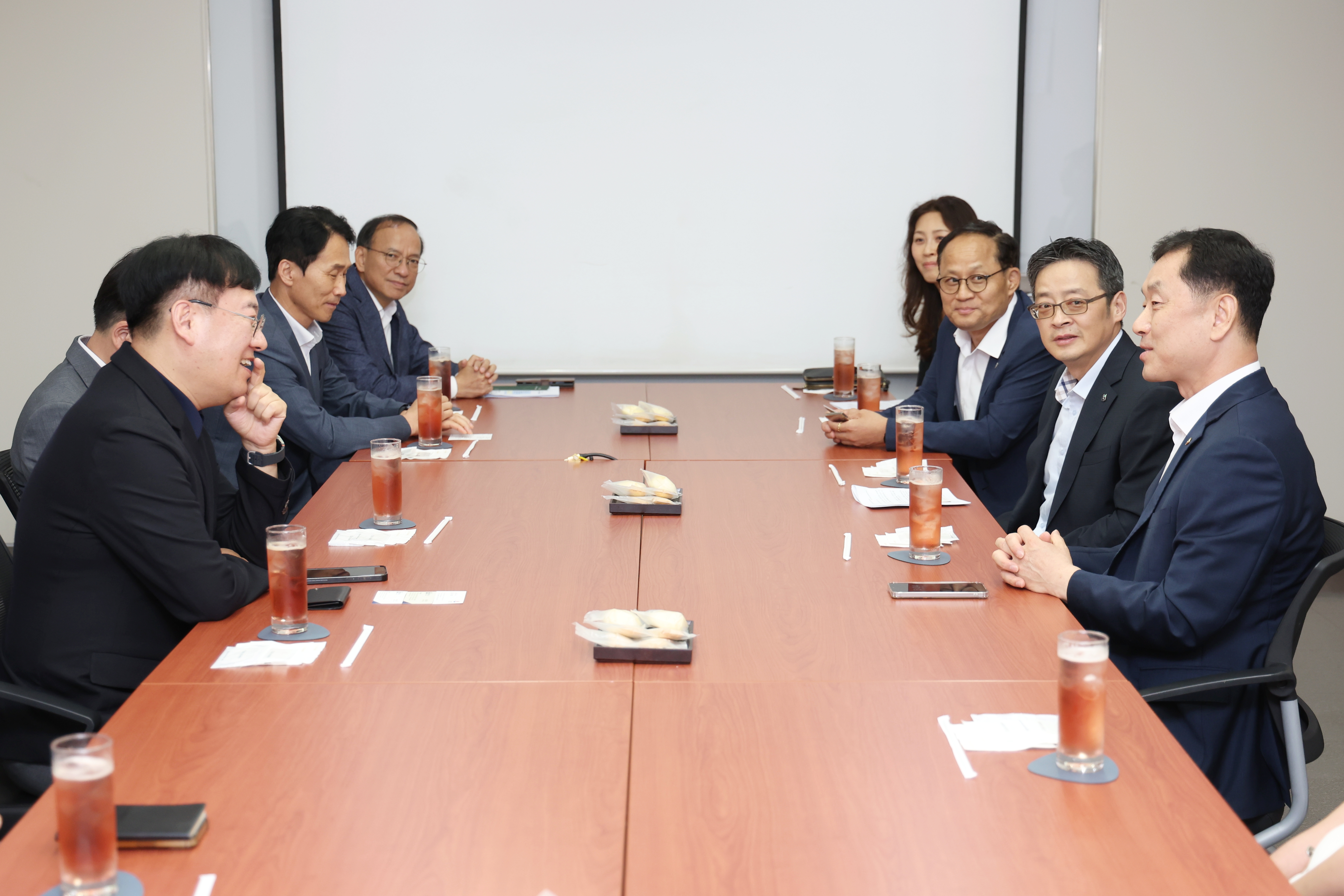 현대백화점 중동점과의 민관 협력으로 도시 간 상생 교류 모델 제시