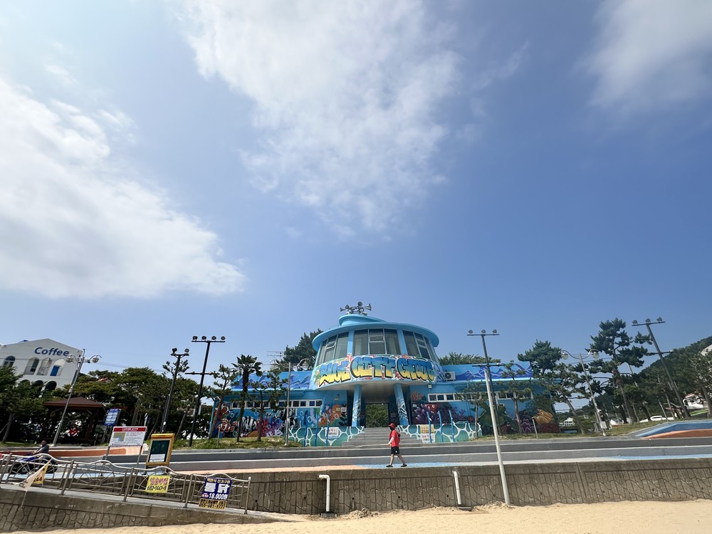 와현해수욕장, 그래피티아트로 새 옷 입다