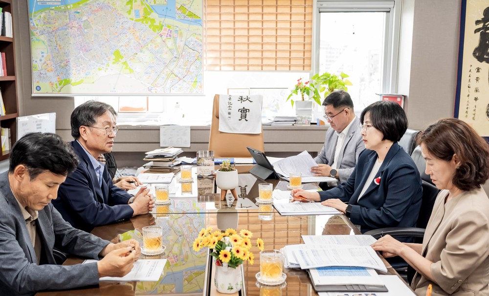 이수희 강동구청장, 강동송파교육지원청 교육장과 관내 학교 현안 논의