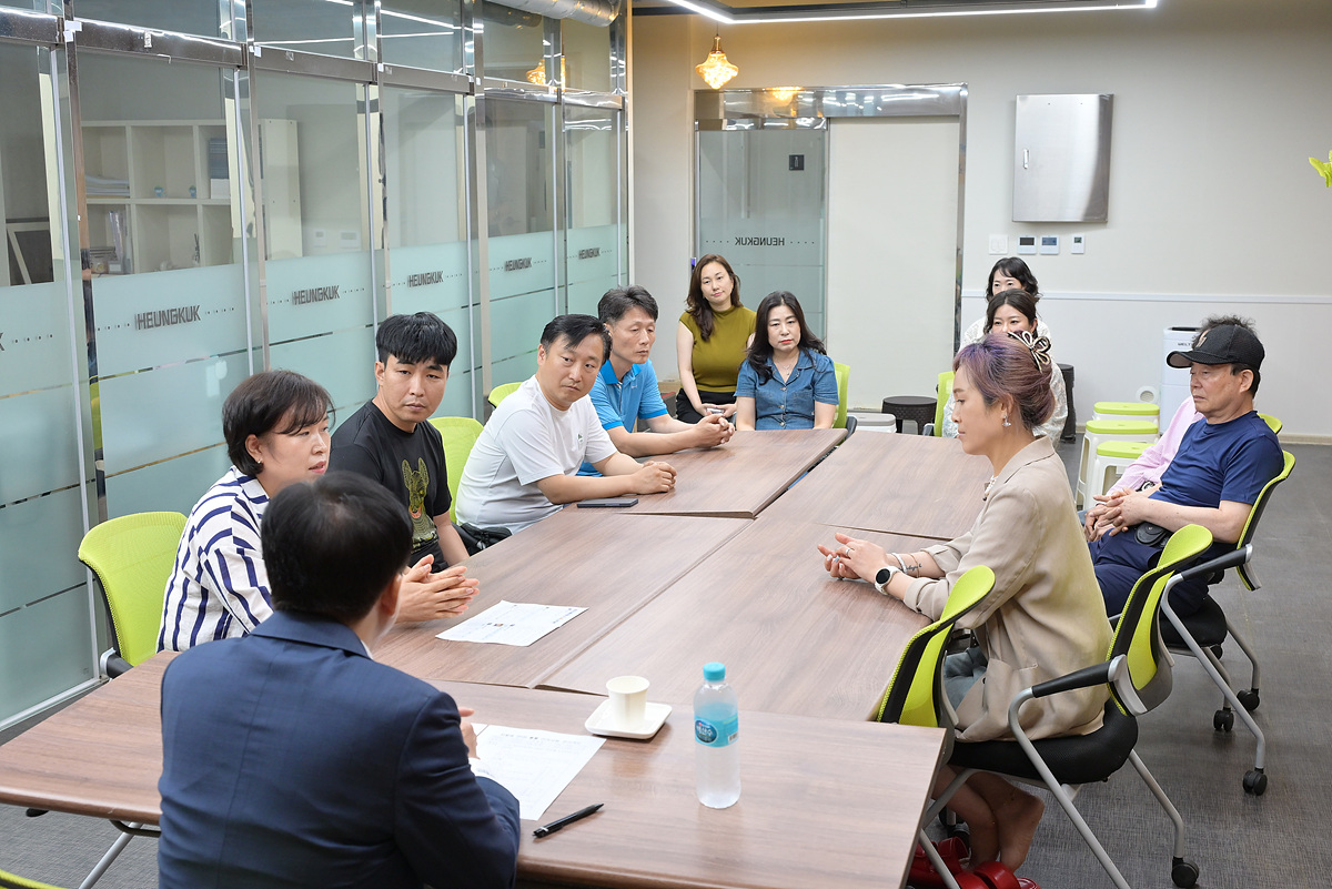 정기명 여수시장, 흥국상가 방문… 골목상권 회복 위한 현장 소통