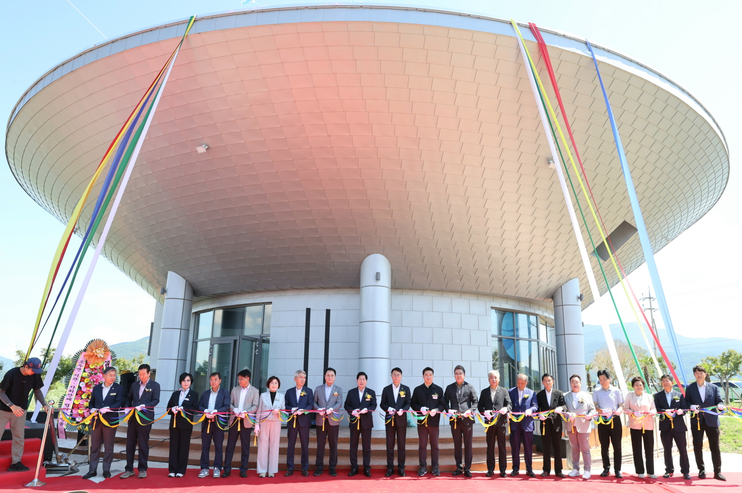 고흥군, 실내외 복합놀이공간 ‘나라올라우주랜드’준공식 성료
아이들의 상상력과 창의력 키우는 특별한 공간 마련