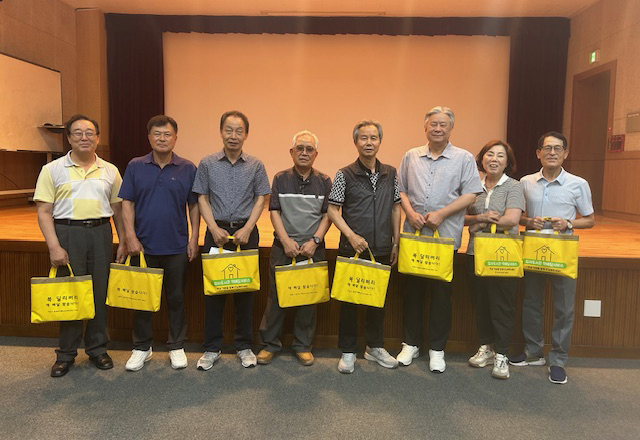 계룡시, 집 앞까지 찾아오는 도서관...책 배달 및 수고 서비스 큰 호응