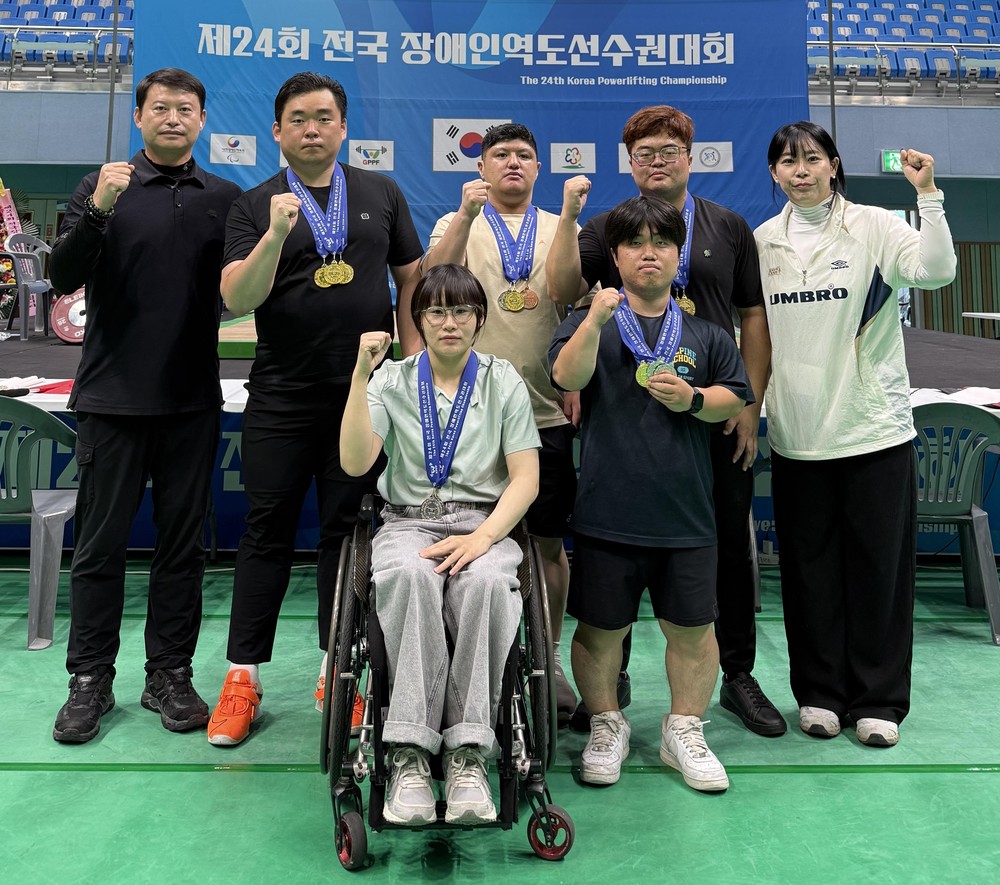 동구청 돌고래역도단, 금8개에 한국신기록까지