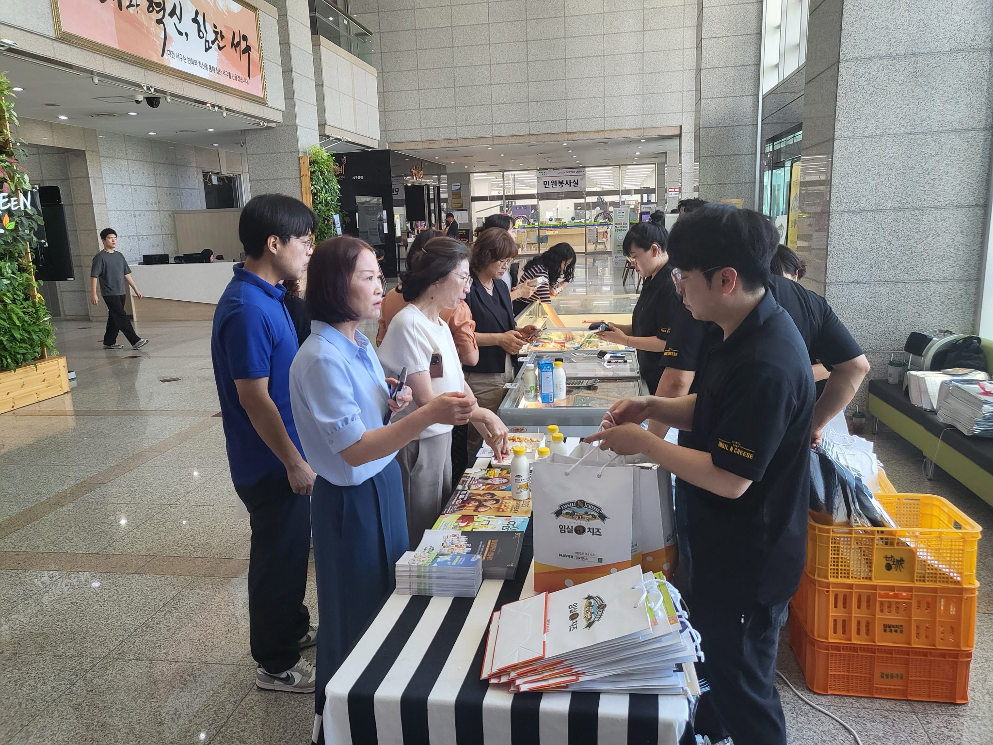 임실엔치즈, 대전 서구청 판촉 행사 성료
숙성치즈·무가당요구르트 중심 50여 종 유제품 소개, 브랜드 인지도 강화