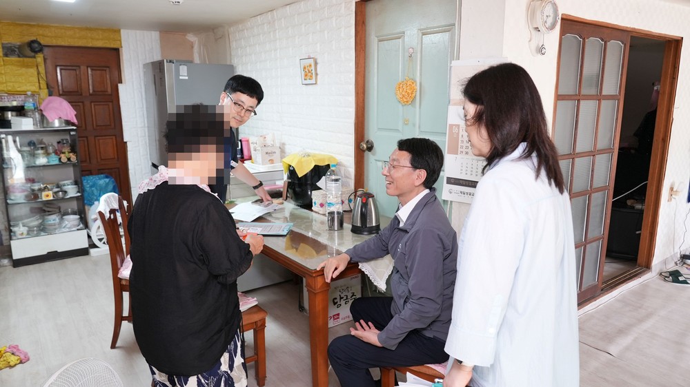 김성중 경기 행정1부지사, 「민생회복 소비쿠폰 찾아가는 신청」 안성시 대덕면 현장 방문