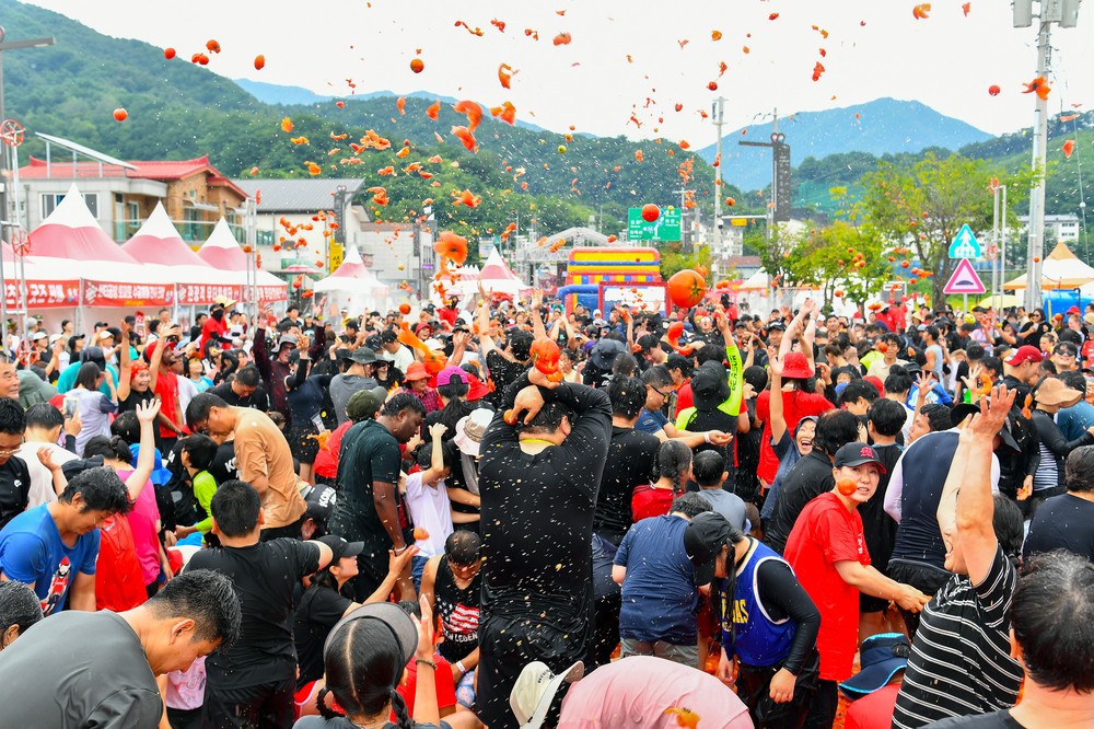 뜨거웠던 화천토마토축제 폐막, 민관군과 기업 상생 모델 주목