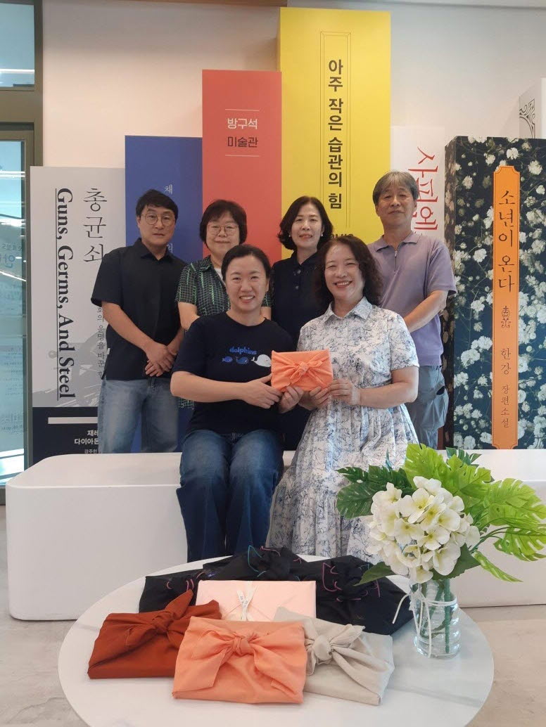 희망 도서와 메시지로 전하는 진한 감동, ‘책은 사랑을 싣고’ 성료