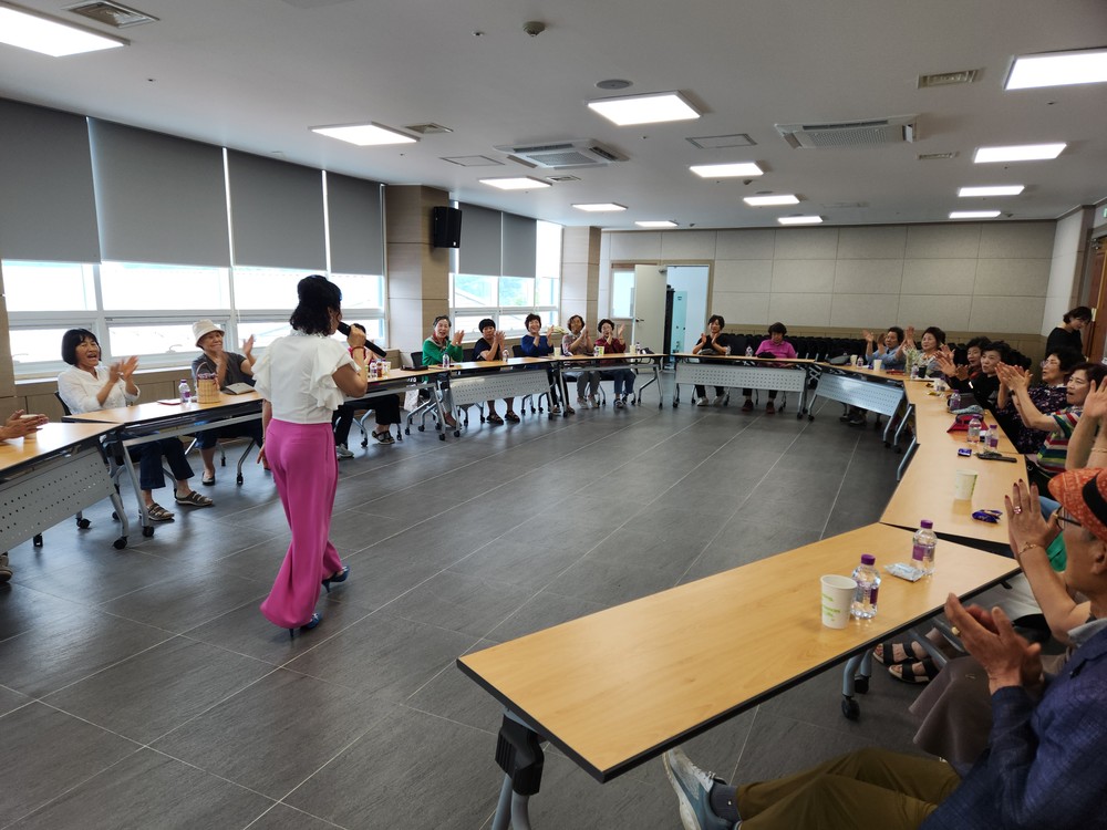 대구 군위 삼국유사면, 여성대학 노래교실 인기 만점
