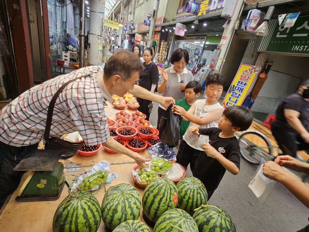 덕포1동 어린이복합문화공간 ‘그리며, 들락날락’, 그림책으로 배우는 경제 진행