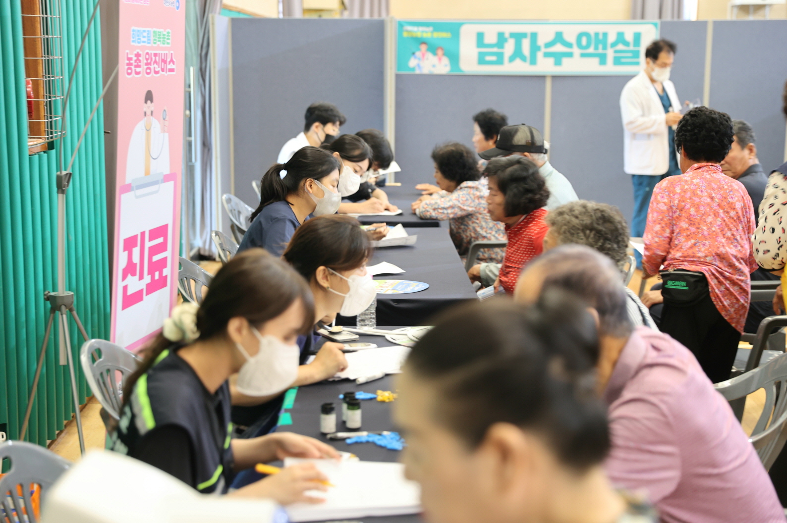 고흥군, ‘찾아가는 건강 지킴이’ 농촌왕진버스 순항 중