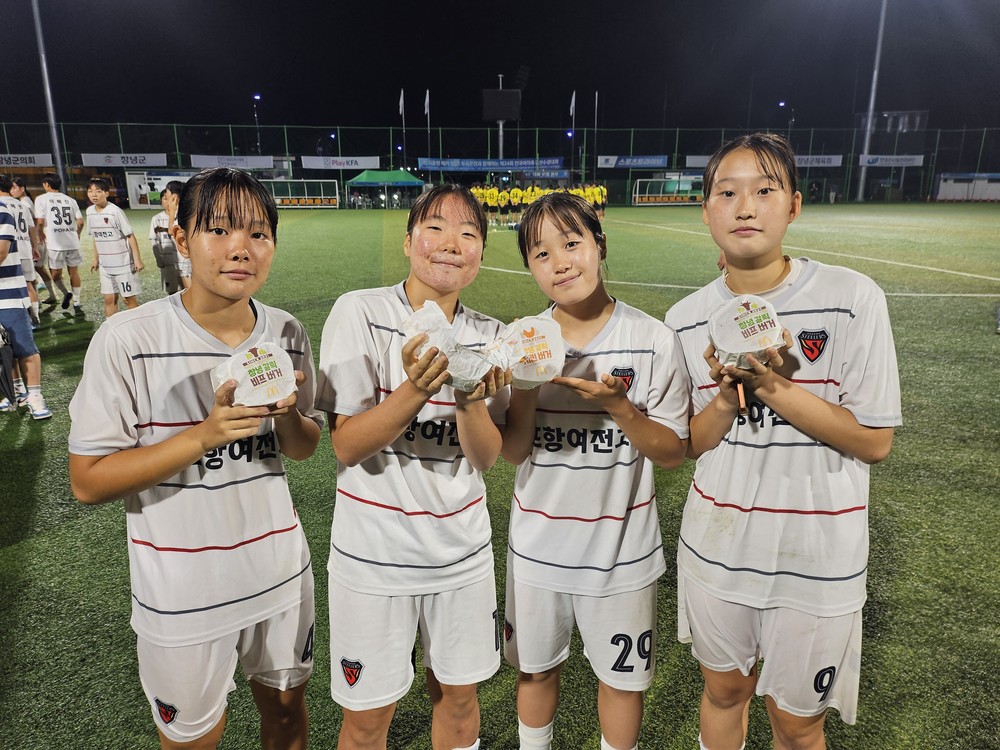 창녕군, 전국여자축구선수권대회 결승 진출 선수들에게 창녕갈릭버거 응원 이벤트