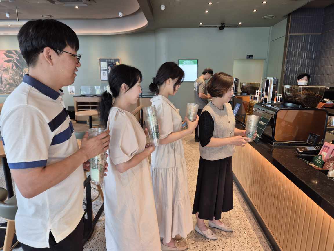 청주시 공공시설과, 스타벅스 일회용컵 반납 보상제 참여
